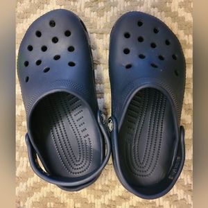 Pre-owned Kids Size 2 Crocs Classic clog navy blue